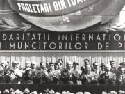 Aspect din tribuna oficială cu prilejul demonstraţiei oamenilor muncii din Capitală