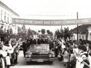 Aspect din timpul vizitei conducătorilor de partid şi de stat în regiunea Mureş Autonomă Maghiară (Odorhei)