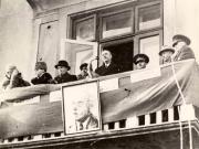 Nicolae Ceauşescu la un miting organizat în oraşul Constanţa la sfârşitul anului 1946. (1946)
