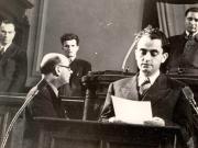 Bucureşti, aprilie 1948. Nicolae Ceauşescu, membru al Biroului provizoriu al Marii Adunări Naţionale, în timpul discutării şi votării Constituţiei. (aprilie 1948)