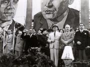 Gheorghe Gheorghiu –Dej, Petru Groza, Gh. Tătărăscu, Kavtaradze, G-ral Col. Susaikov, Th. Georgescu, L. Pătrăşcanu în tribuna oficială, primind demonstraţia oamenilor muncii cu prilejul zilei de 1 Mai 1946 (Piaţa Victoriei). (01.05.1946).