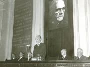 Adunare de doliu la Academie, la moartea poetului Tudor Arghezi. (16 iulie 1967)