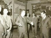 Vizita conducătorilor de partid şi de stat la Cabinetul orăşenesc de informare tehnico-economică din Capitală. (28 iulie 1967)