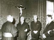 Miercuri, 24 ianuarie 1968, papa Paul al VI-lea a primit în audienţă neoficială pe Ion Gh. Maurer, Corneliu Mănescu şi Cornel Burtică. (24 ianuarie 1968)