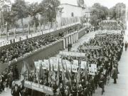 Aspecte din timpul demonstraţiei oamenilor muncii din Târgovişte, cu prilejul zilei de 1 mai. (1 mai 1968)