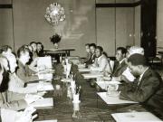 Nicolae Ceauşescu, Ion Gh. Maurer şi alţii în timpul convorbirilor oficiale cu secretarul general al Mişcării Naţionale a Revoluţiei, preşedintele Republicii Congo, Alphonse Massamba-Dèbat, care a făcut o vizită oficială în ţara noastră. (5 iunie 1968)