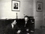 Gh. Gh.-Dej se întreţine cu B. Manolov, ambasadorul Bulgariei, la ceaiul oferit de acesta, cu prilejul săptămânii prieteniei româno-bulgare. (7 martie 1950)