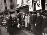Manifestaţie F.N.D. cu prilejul actului festiv de reunire a Nordului Transilvaniei cu România democratică. Aspecte din Piaţa Palatului, în tribună Gheorghe Gheorghiu Dej, Ana Pauker, Vasile Luca, ş.a.(Petru Groza, Ştefan Voitec, Chivu Stoica).(14 martie 1945)