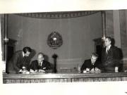 La invitaţia preşedintelui Nicolae Ceauşescu, preşedintele Republicii Franceze, Valery  Giscard 
d’ Estaing a făcut, între 8-10 martie 1979, o vizită oficială în România. Ceremonia semnării Declaraţiei comune (10.III.). (8-10.III.1979).
