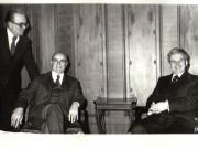 La invitaţia preşedintelui Nicolae Ceauşescu şi a primului ministru al guvernului român, Manea Mănescu, primul ministru al Republicii Elene, Constantin Caramanlis, a făcut, în perioada 18-20.III.1979, o vizită oficială în ţara noastră. (18-20.III.1979).