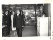 Nicolae Ceauşescu, secretar general al P.C.R., preşedintele R.S.R., cu Elena Ceauşescu au participat la festivităţile preilejuite de împlinirea a 400 ani de la atestarea documentară a localităţii Scorniceşti şi a vizitat unităţi economice şi culturale ale comunei. În vizită la muzeul de istorie al comunei Scorniceşti. (22.IX.1979).