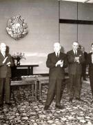 Aspect de la înmânarea unor ordine şi decoraţii la Consiliul de Stat al Republicii Socialiste România (11 XI 1966)