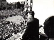 Nicolae Ceauşescu, secretar general al P.C.R., vorbind la mitingul oamenilor muncii din Arad, cu ocazia vizitei de lucru întreprinsă în această parte a ţării.   (iulie1969).