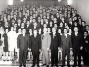 Nicolae Ceauşescu şi Ion Maurer fotografiaţi împreună cu grupul delegaţilor la Congresul al X-lea al P.C.R din judeţele Bihor şi Bacău.   (6-12 august 1969).