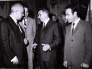 Nicolae Ceauşescu, secretar general al P.C.R  se întreţine cu membrii delegaţiei spaniole invitaţi să participe la lucrările celui de-al X-lea Congres al P.C.R  (9  august 1969).