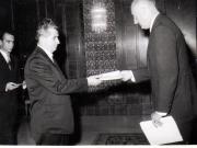 Nicolae Ceauşescu, preşedintele Consiliului de Stat al R.S.R, a primit pe ambasadorul S.U.A. în R.S.R., Leonard Carpenter Meeker, care şi-a prezentat scrisorile de acreditare. (16  septembrie 1969).