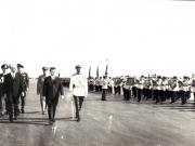Sosirea lui Nicolae Ceauşescu, preşedintelui Consiliului de Stat al R.S.R, în capitala Iranului. Trecerea în revistă a gărzii de onoare aliniată pe aeroport.   (septembrie 1969).