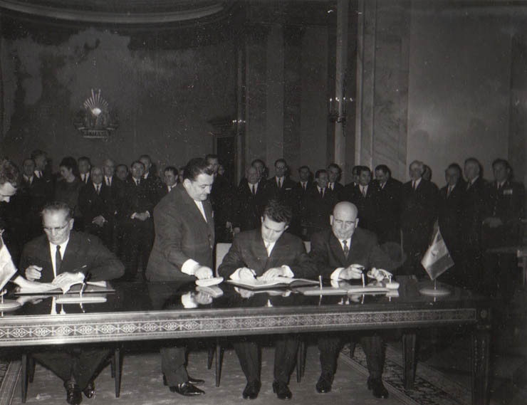 Aspect de la semnarea Comunicatului comun cu privire la vizita oficială în ţara noastră a preşedintelui Republicii Socialiste Federative Iugoslavia – Iosip Broz Tito