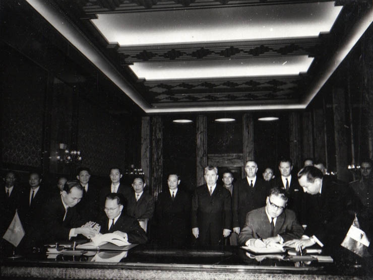 Solemnitatea semnării documentelor privind ajutorul nerambursabil acordat de România, R.D. Vietnam