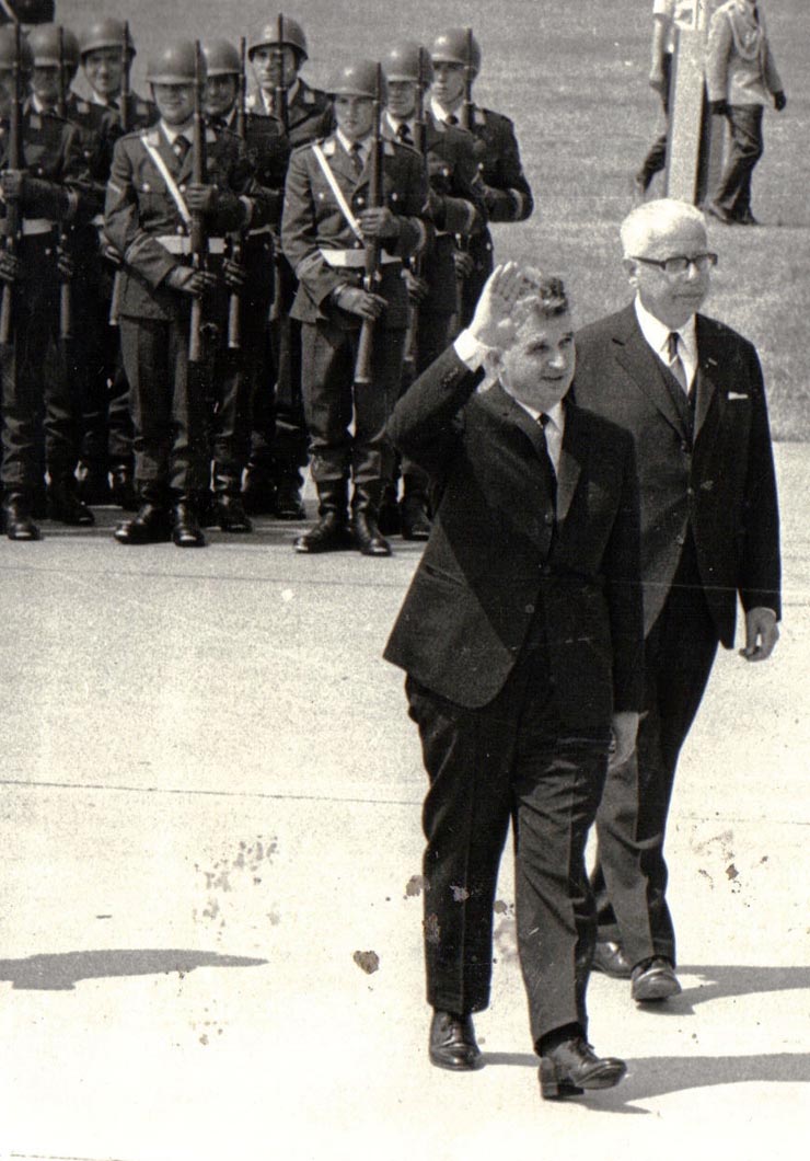 Aspecte de la vizita oficială de prietenie în Republica Federală Germană a preşedintelui Consiliului de Stat al României, Nicolae Ceauşescu.     (iunie 1973).