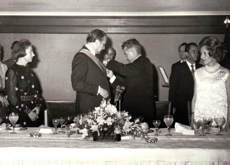 Aspecte din timpul vizitei oficiale de prietenie a preşedintelui Consiliului de Stat al României, Nicolae Ceauşescu şi a Elenei Ceauşescu în Columbia.     (septembrie 1973).