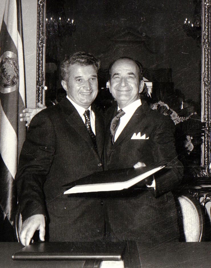Aspecte din timpul vizitei oficiale de prietenie a preşedintelui Consiliului de Stat al României, Nicolae Ceauşescu şi a Elenei Ceauşescu în Costa Rica.    (septembrie 1973).