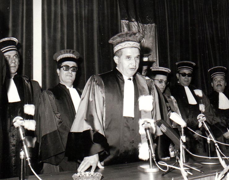 Aspecte din timpul vizitei oficiale de prietenie a preşedintelui Consiliului de Stat al R.S.R., Nicolae Ceauşescu, în Liban – acordarea titlului de Doctor Honoris Causa.      (14-16.II.1974).