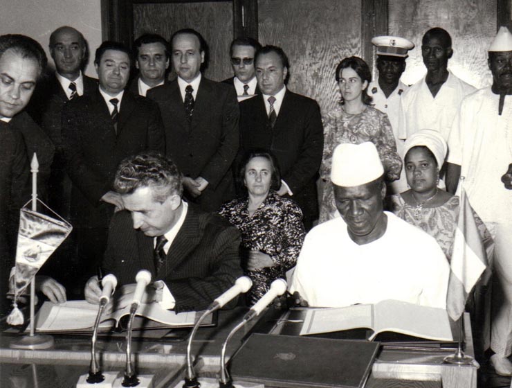 Vizita lui Nicolae Ceauşescu în Guineea. Semnarea Declaraţiei Comune.     (12 martie 1974).