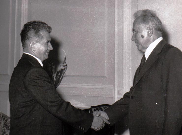 Vizita protocolară a lui Alexei Kosâghin, preşedintele Consiliului de Miniştri al U.R.S.S., cu prilejul celei de-a XXX-a aniversare a eliberării României de sub dominaţia hitleristă.      (22 august 1974).