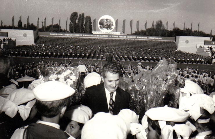 Aspecte din timpul  festivităţilor prilejuite de aniversarea a trei decenii de la eliberarea României de sub dominaţia hitleristă.       (23 august 1974).