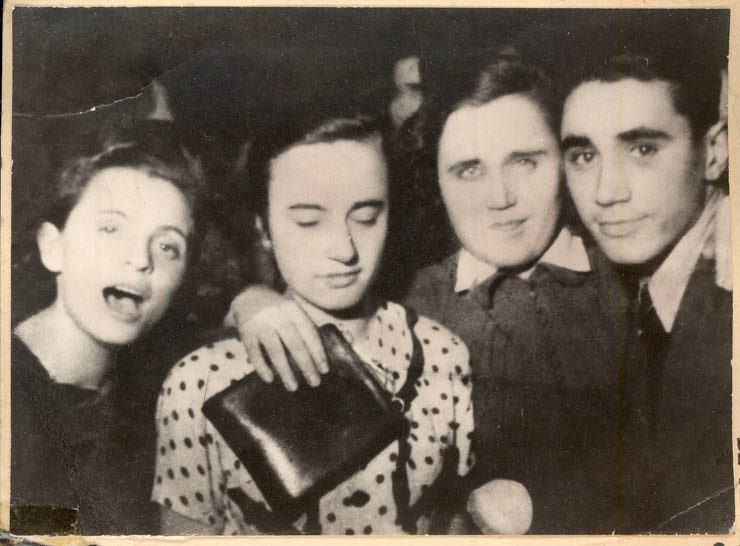 Elena Ceauşescu la un bal organizat de U.T.C.