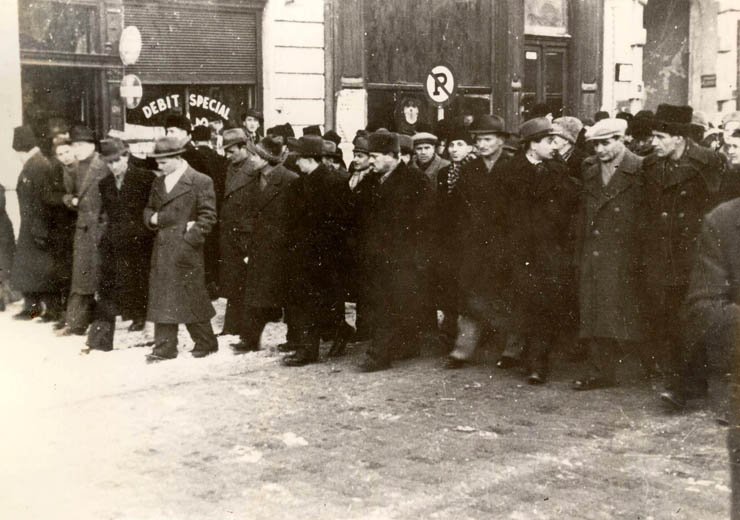 Bucureşti, ianuarie 1945. Manifestaţie în Capitală prilejuită de încheierea lucrărilor Congresului sindicatelor. (ianuarie 1945)