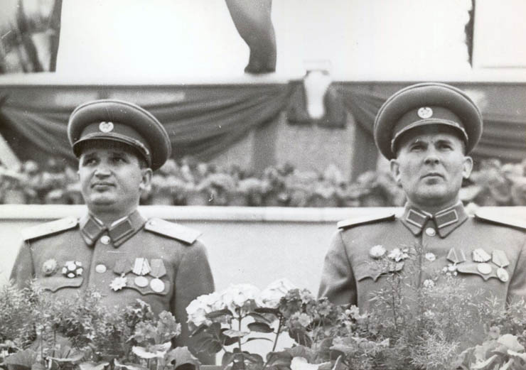Bucureşti, Piaţa Aviatorilor, 1 mai 1953. Aspect de la tribuna oficială cu prilejul sărbătoririi Zilei Internaţionale a Oamenilor Muncii. (1 mai 1953)