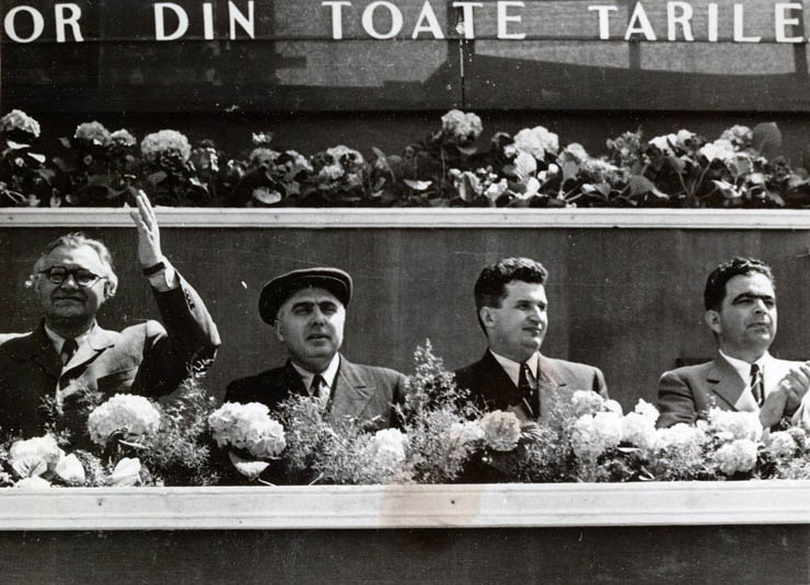 Bucureşti, Piaţa Aviatorilor, 1 mai 1954. Aspecte de la tribuna oficială, cu prilejul sărbătoririi Zilei Internaţionale a Oamenilor Muncii.(1 mai 1954)