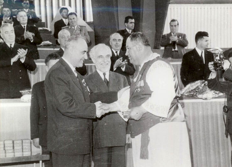 Bucureşti, 5 martie 1962. Înmânarea de ordine şi medalii cu prilejul încheierii cooperativizării agriculturii. (5 martie 1962