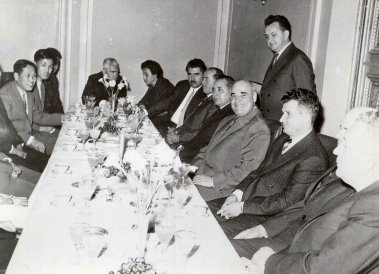 Bucureşti, octombrie 1964. Aspecte de la masa oferită în cinstea ansamblului de cântece şi dansuri al R.P.D. Coreene. (oct.1964)