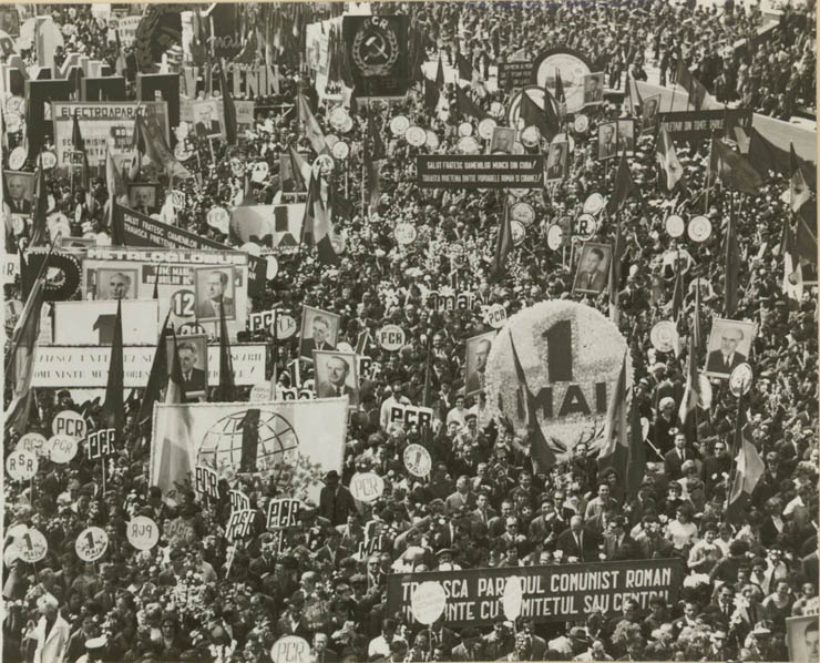 Aspecte de la demonstraţia oamenilor muncii, cu ocazia zilei de 1 Mai în Bucureşti. (1 mai 1967)