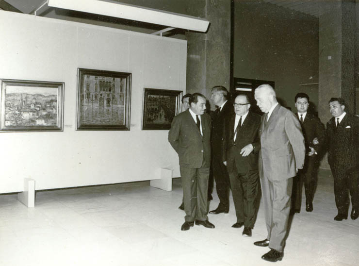 Membri ai conducerii de partid şi de stat vizitează expoziţia „Războiul de independenţă – 1877”, deschisă la Muzeul de Artă al României. (8 mai 1967)