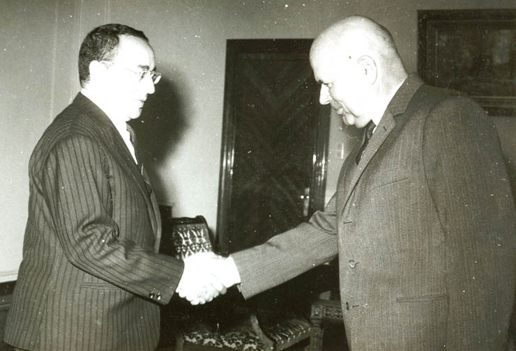 Chivu Stoica, preşedintele Consiliului de Stat şi Mohammed Jeddi, subsecretarul de stat pentru agricultură al Tunisiei. (22 mai 1967)