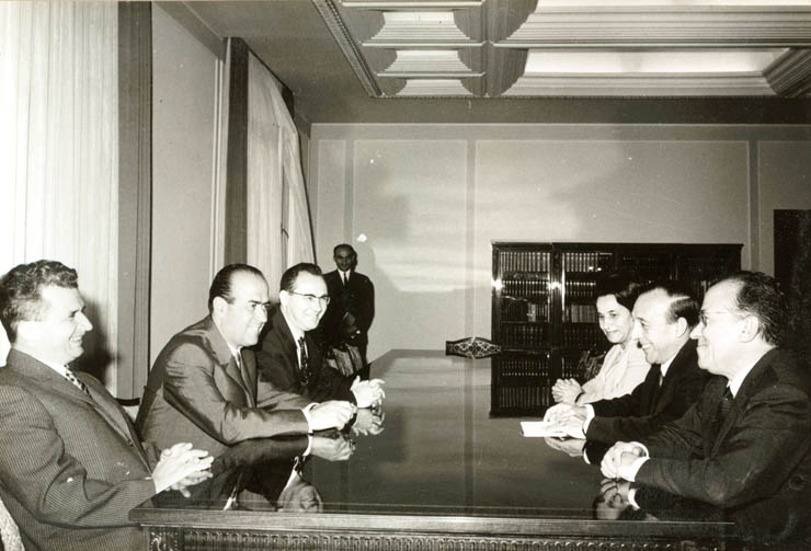 Nicolae Ceauşescu, secretar general al P.C.R., l-a primit pe Santiago Carillo, conducătorul delegaţiei P.C. din Spania. (30 mai 1967)