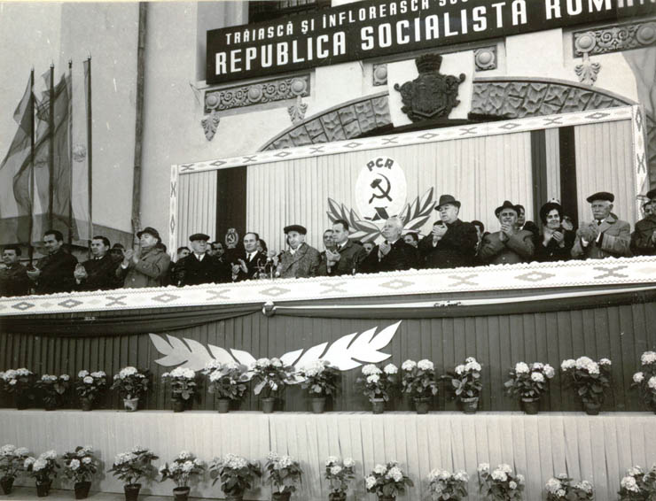 Nicolae Ceauşescu la mitingul din Tulcea, cu prilejul vizitei conducătorilor de partid şi de stat.(12 aprilie 1968)