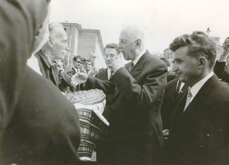 Aspecte din timpul vizitei la Piteşti a preşedintelui Franţei, Charles de Gaulle. (18 mai 1968)