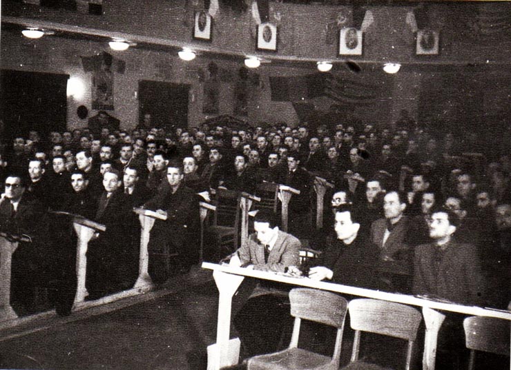 Aspecte din sala clubului de pe stadionul Giuleşti din timpul desfăşurării lucrărilor congresului Uniunii Sindicale C.F.R. (20 ianuarie 1945).(20 – 30  ianuarie 1945)