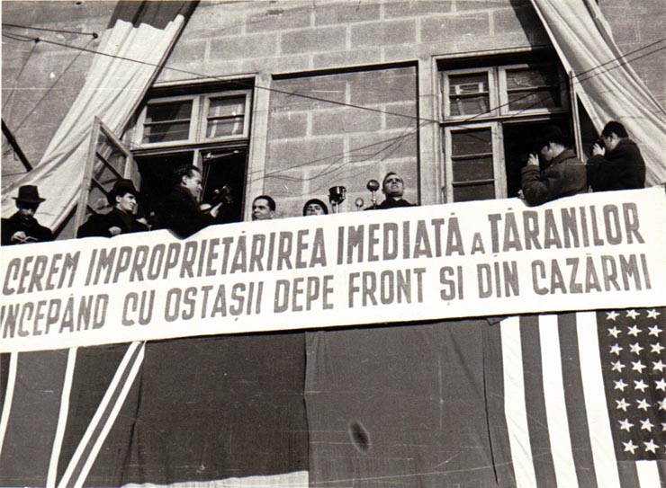 Gh. Gheorghiu Dej, vorbind la marea adunare populară din Piaţa Naţiunii, cheamă oamenii muncii la lupta pentru aplicarea în practică a programului de guvernare al F.N.D.(13 februarie 1945)