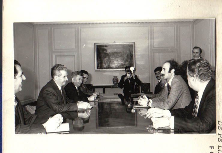 Nicolae Ceauşescu, secretar general al P.C.R., a primit delegaţia Partidului Socialist Progresist din Liban, condusă de Walid Joumblatt, preşedintele partidului, care la invitaţia C.C. al P.C.R. face o vizită în ţara noastră. La primire au luat parte: Virgil Cazacu şi Iosif Uglar – secretari ai C.C. al P.C.R. şi C-tin Vasiliu- ad. de şef de Secţie la C.C. al P.C.R.(14.II.1979).