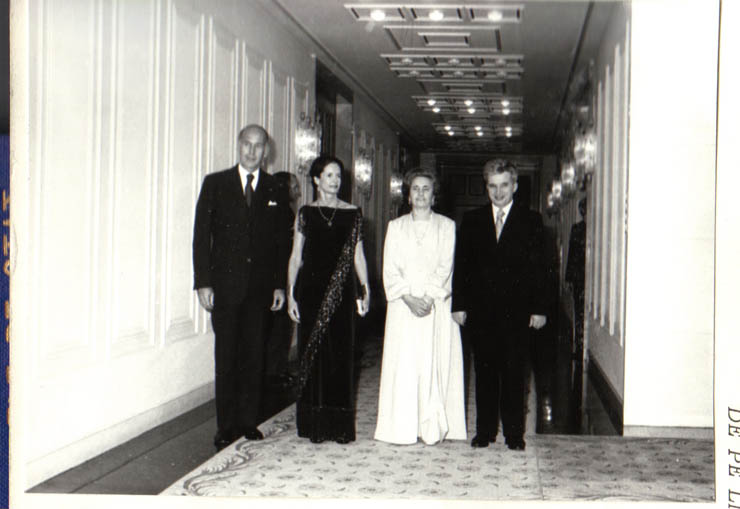 Aspect din timpul dineului oficial oferit de preşedintele Nicolae Ceauşescu şi de Elena Ceauşescu, în onoarea preşedintelui Valery  Giscard d’ Estaing şi a doamnei Anne-Aymone Giscard d’ Estaing, cu prilejul vizitei pe care preşedintele francez o efectuează în ţara noastră. (8.III.).