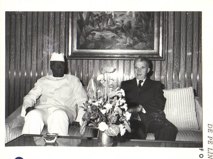Preşedintele Nicolae Ceauşescu s-a întâlnit, la Palatul Primăverii, cu Ahmed Sekou Toure, secretar general al P.D. din Guineea, preşedintele R.P. Revoluţionare Guineea, aflat într-o vizită oficială în România în zilele de 14 şi 15 octombrie 1979. (14-15.X.1979).