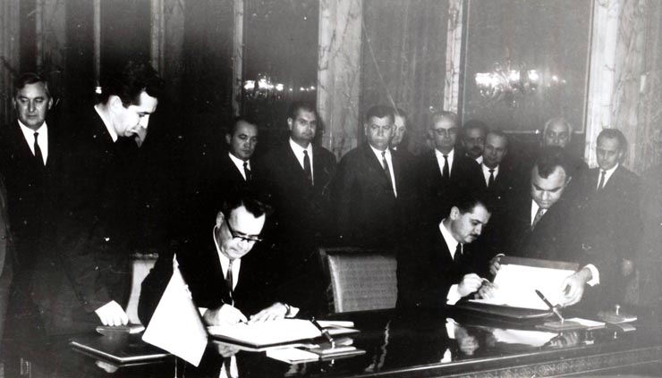 Solemnitatea semnării Protocolului privind livrările reciproce de mărfuri între România şi U.R.S.S. (14 XI 1966)