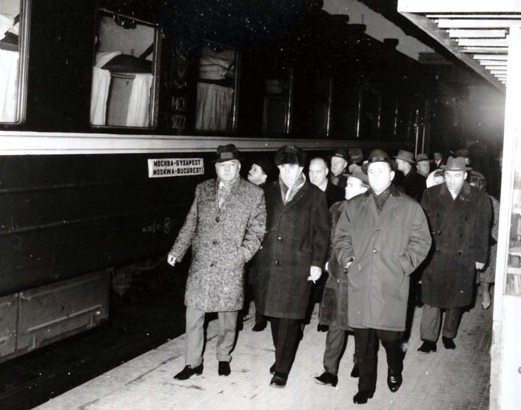 Plecarea la Sofia a unei delegaţii conduse de Gheorghe Rădulescu, pentru a participa la cea de-a XX-a sesiune a C.A.E.R.-ului. (7 XII 1966)