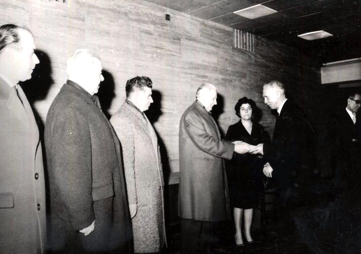 Membri ai conducerii de partid şi de stat la Hidrocentrala de pe Argeş cu prilejul intrării în funcţiune a acesteia. (9 XII 1966) 